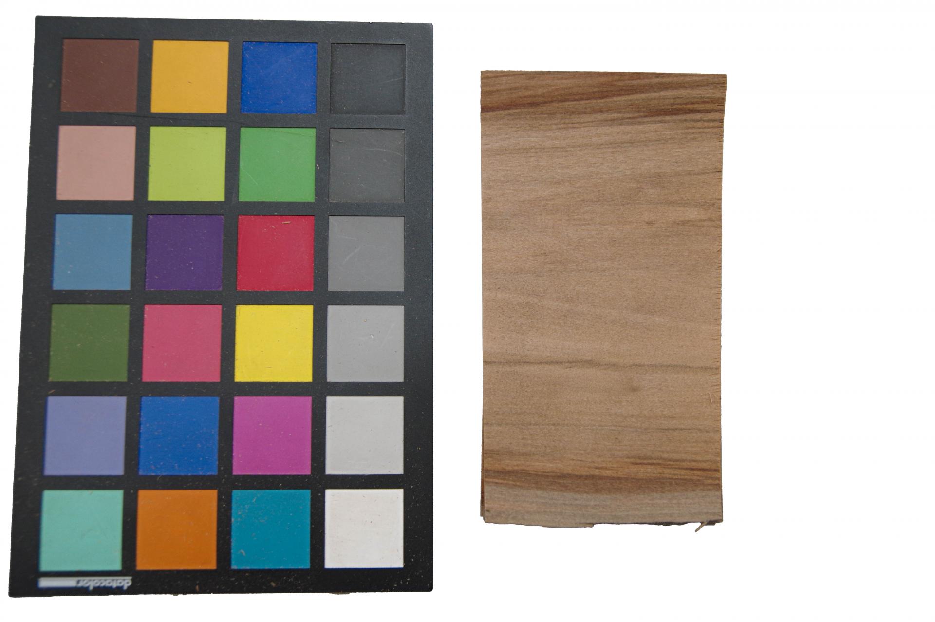 Amerikanischer Amberbaum (Satin Walnut) -Furnier (1,4mm) - 0,11m² (11Stk. x 7cm x 14cm)