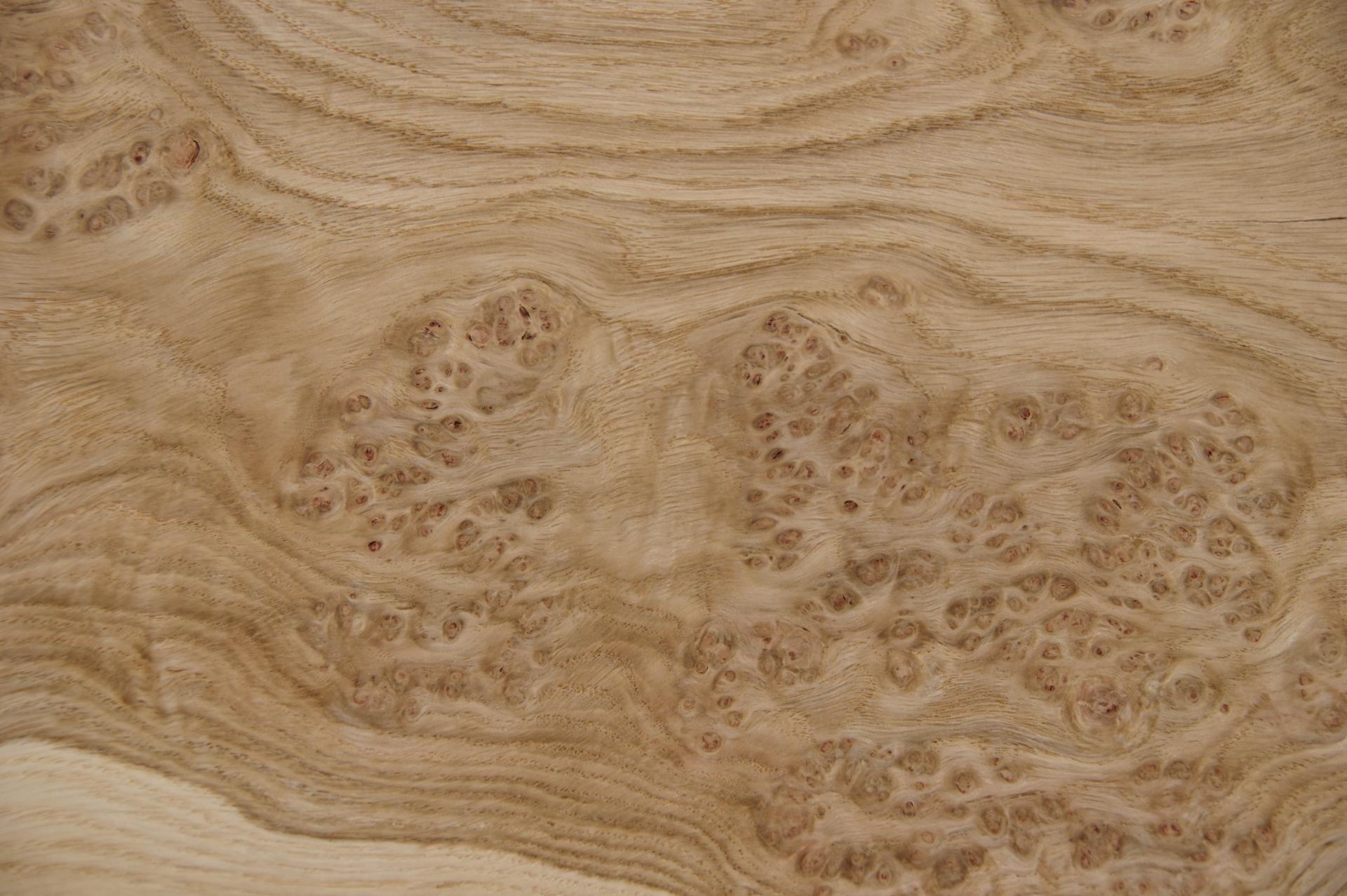 Eiche, Maser (Roseneiche) -Furnier (0,6mm) - 2,12m² (23Stk. x 40cm x 23cm)