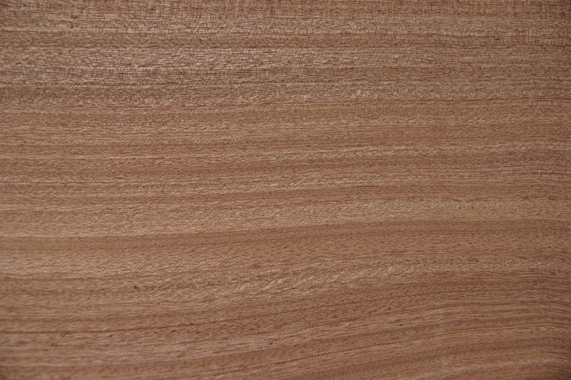 Mahogany Sapeli, - veneer (2,4mm) - 0,56m² (6pcs. x 67cm x 14cm)