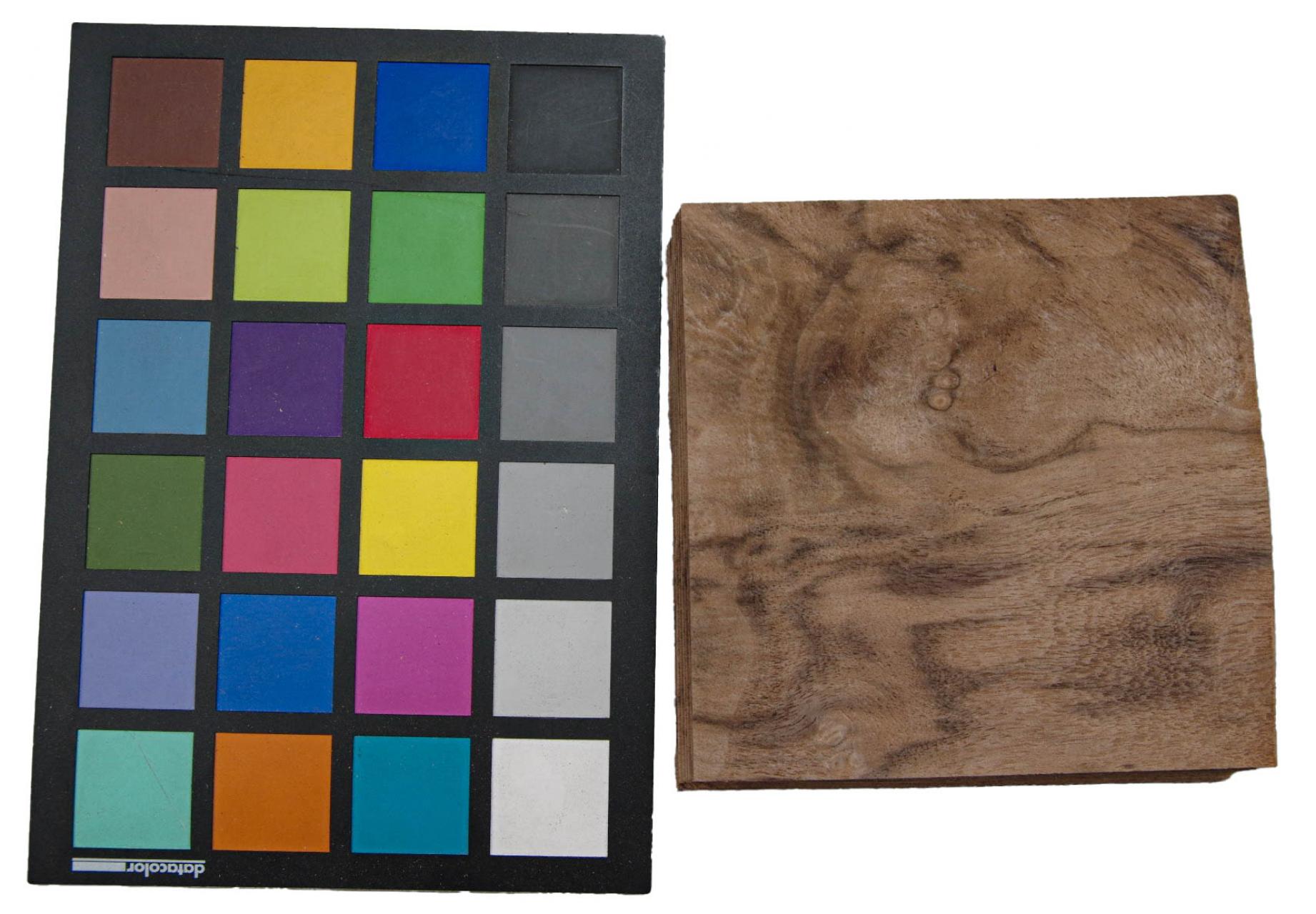 Nussbaum Maser -Furnier (1,4mm) - 0,17m² (12Stk. x 12cm x 12cm)