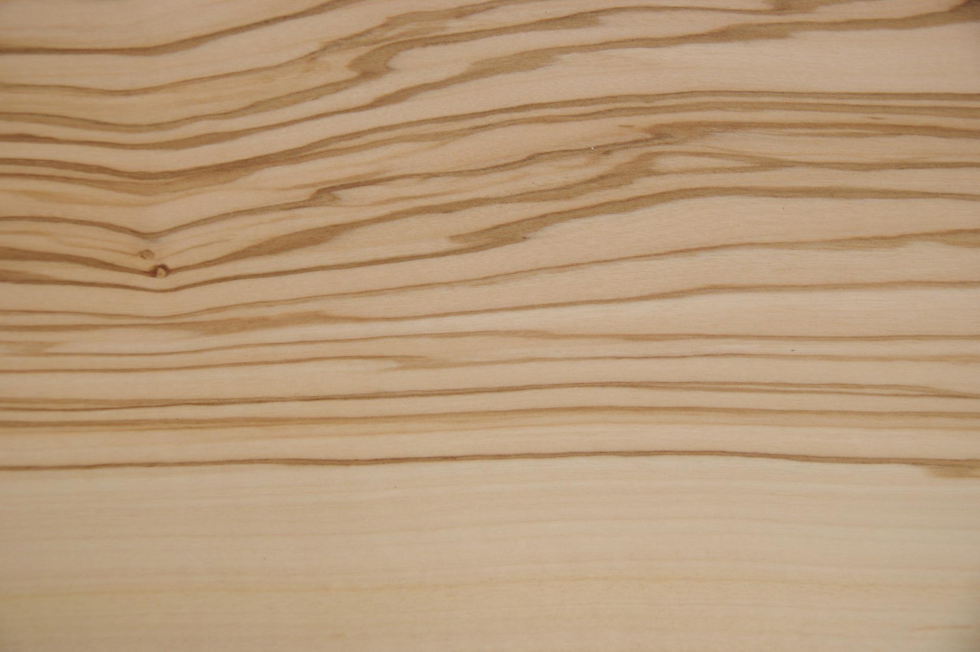 Olivenbaum -Furnier (0,6mm) - 3,53m² (24Stk. x 95cm x 15,5cm)
