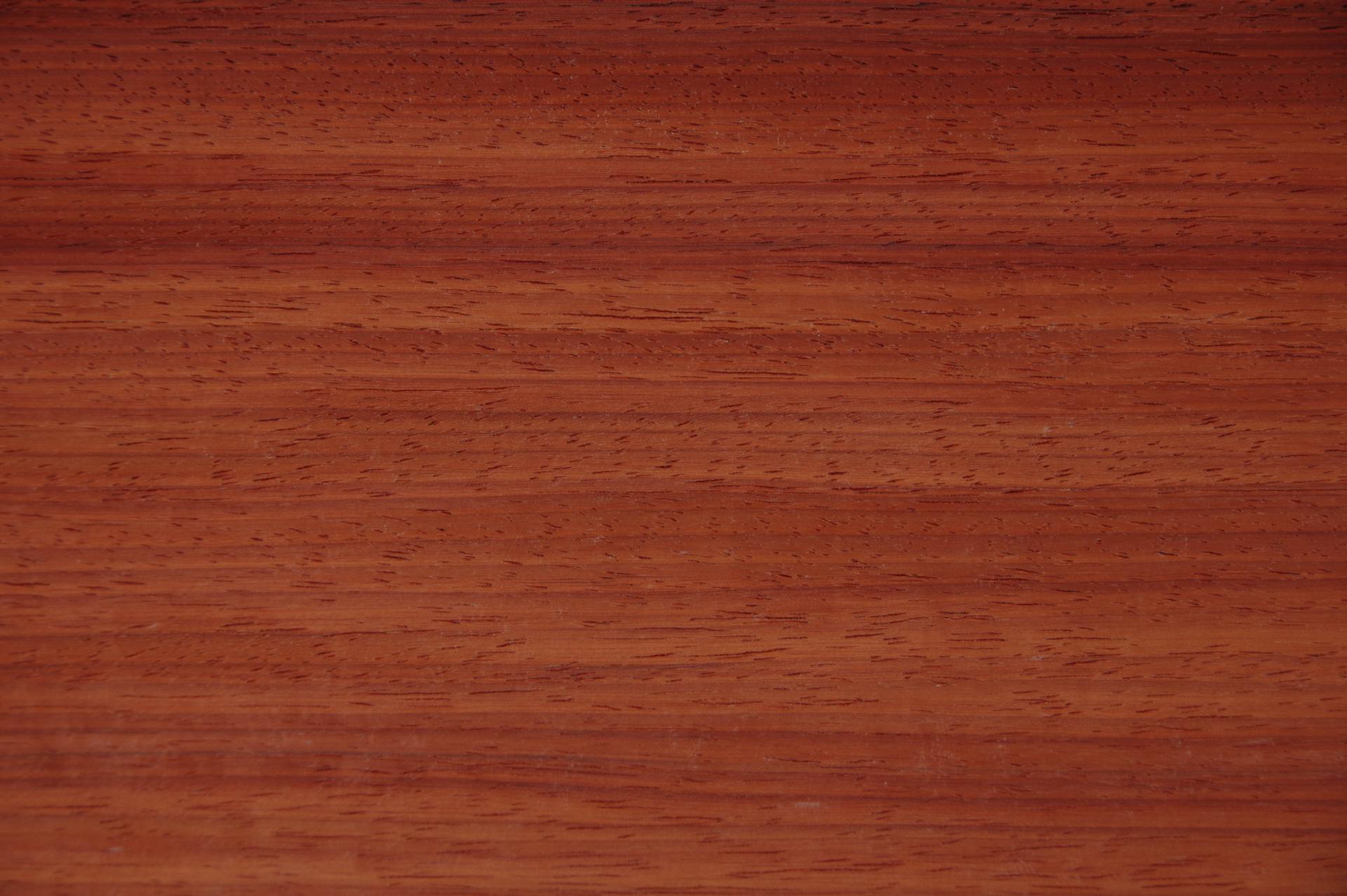 Padouk, - veneer (0,6mm) - 6,69m² (24pcs. x 136cm x 20,5cm)