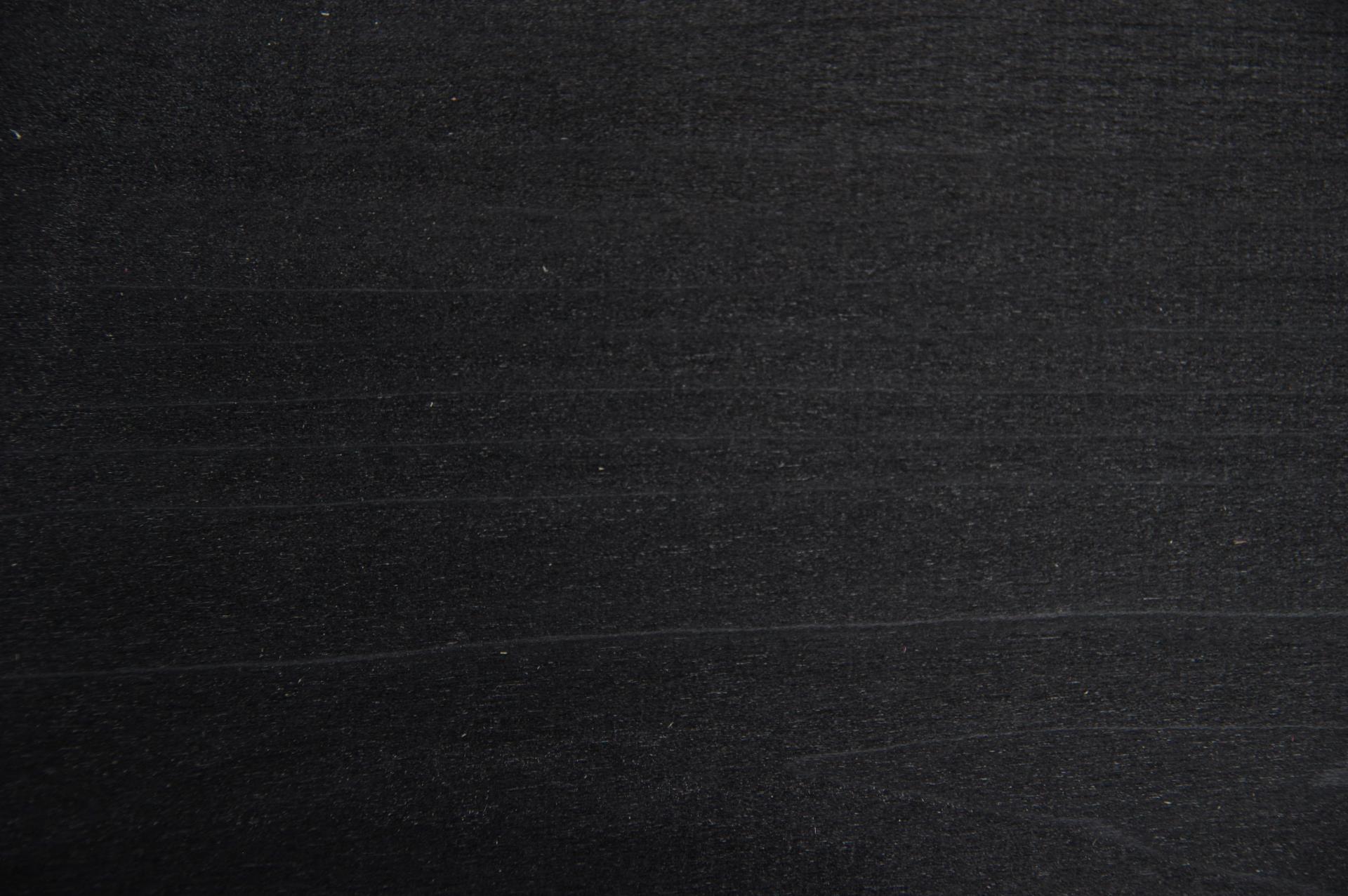 Tulipier, schwarz gefärbtes -Furnier (0,6mm) - 0,94m² (8Stk. x 117cm x 10cm)