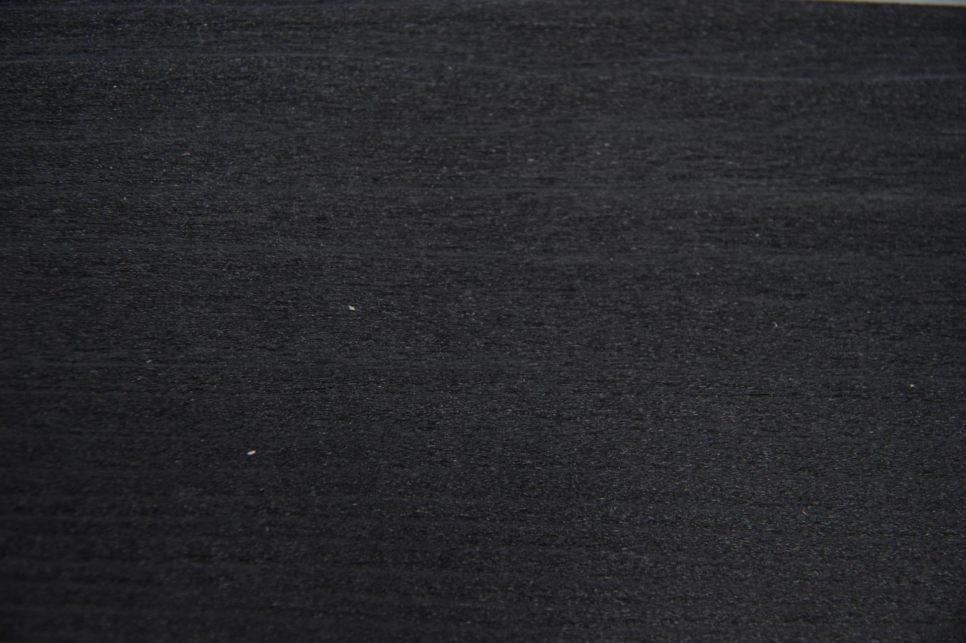 Tulipier, schwarz gefärbtes -Furnier (0,6mm) - 1,52m² (20Stk. x 101cm x 7,5cm)