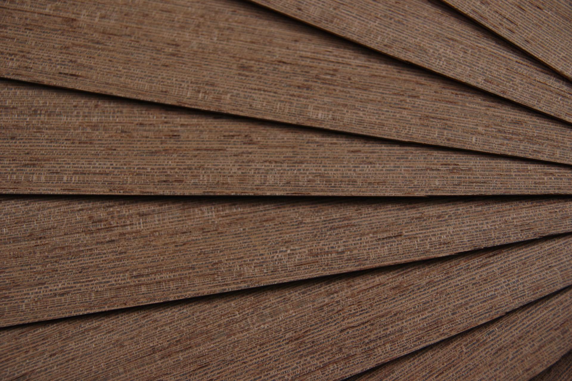 Wenge, - veneer (1,4mm) - 0,13m² (8pcs. x 27cm x 6cm)