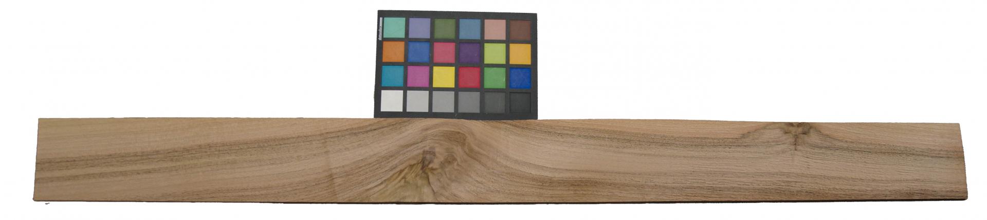 European Walnut, - veneer (1,4mm) - 1,37m² (13pcs. x 111cm x 9,5cm)