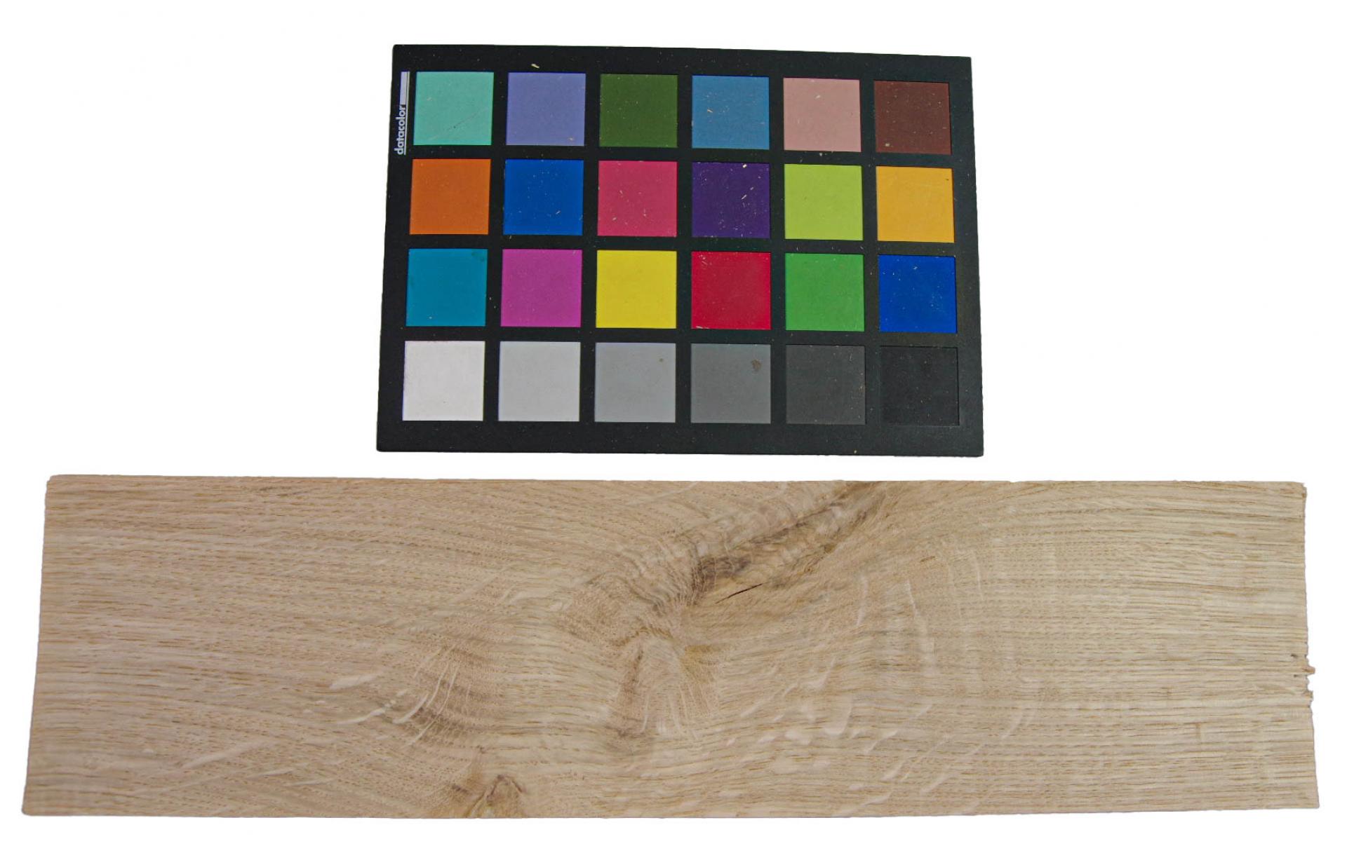 Eiche (Asteiche Wildeiche) Furnier mit Farbreferenz-Karte