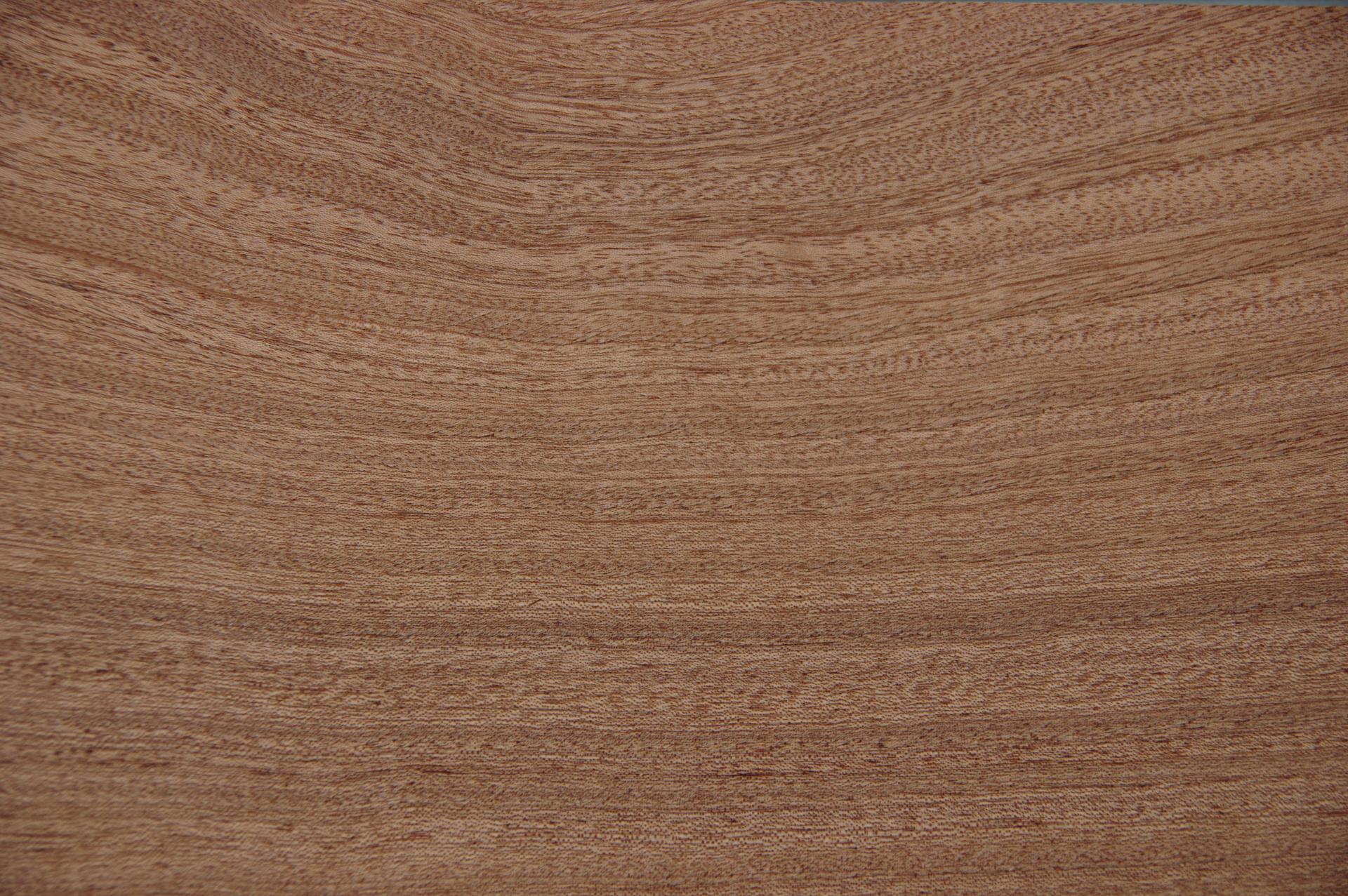 Mahagoni Sapeli -Furnier (2,4mm) - 1,22m² (8Stk. x 109cm x 14cm)
