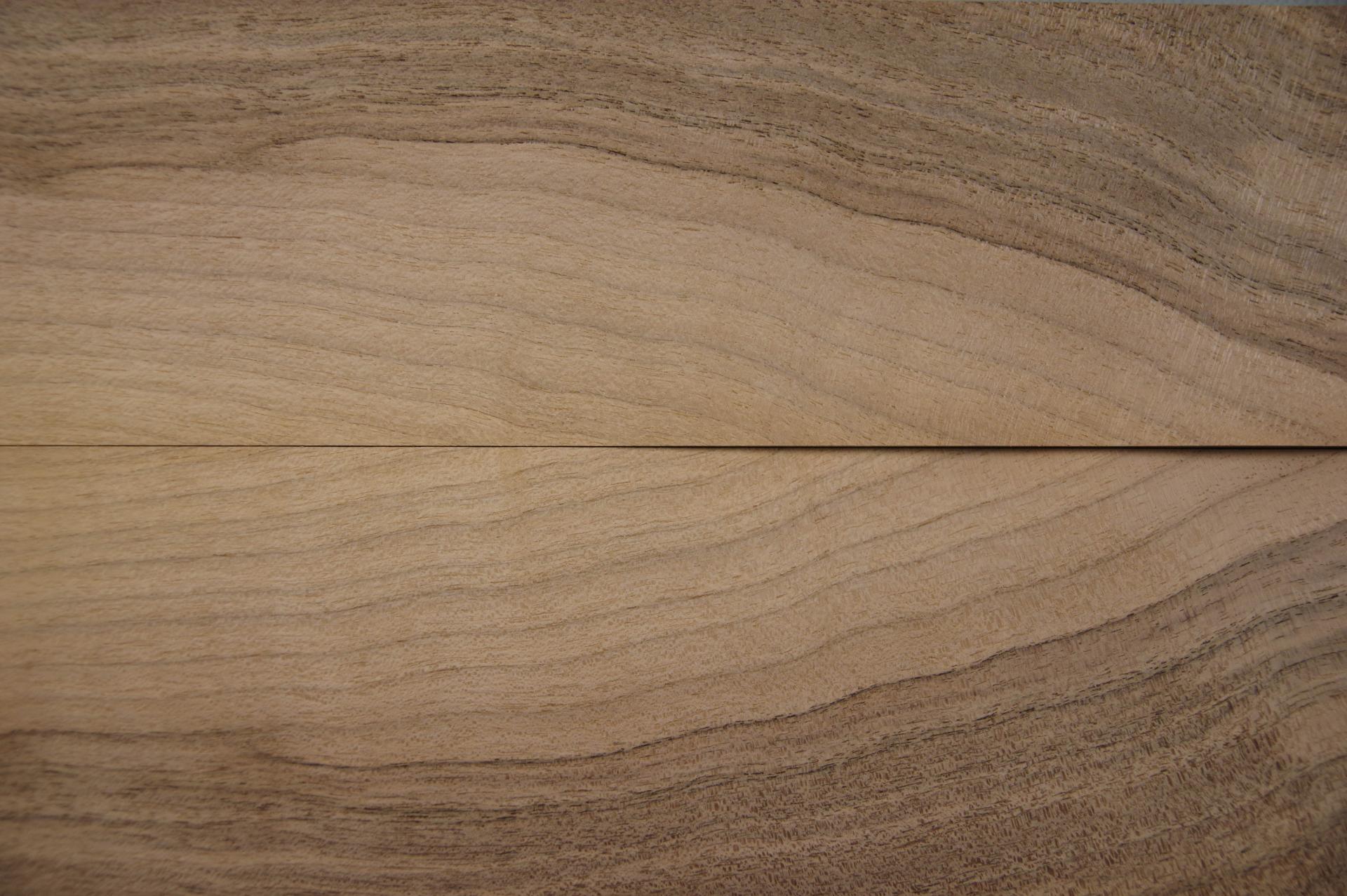 European Walnut, - veneer (1,4mm) - 1,38m² (12pcs. x 115cm x 10cm)