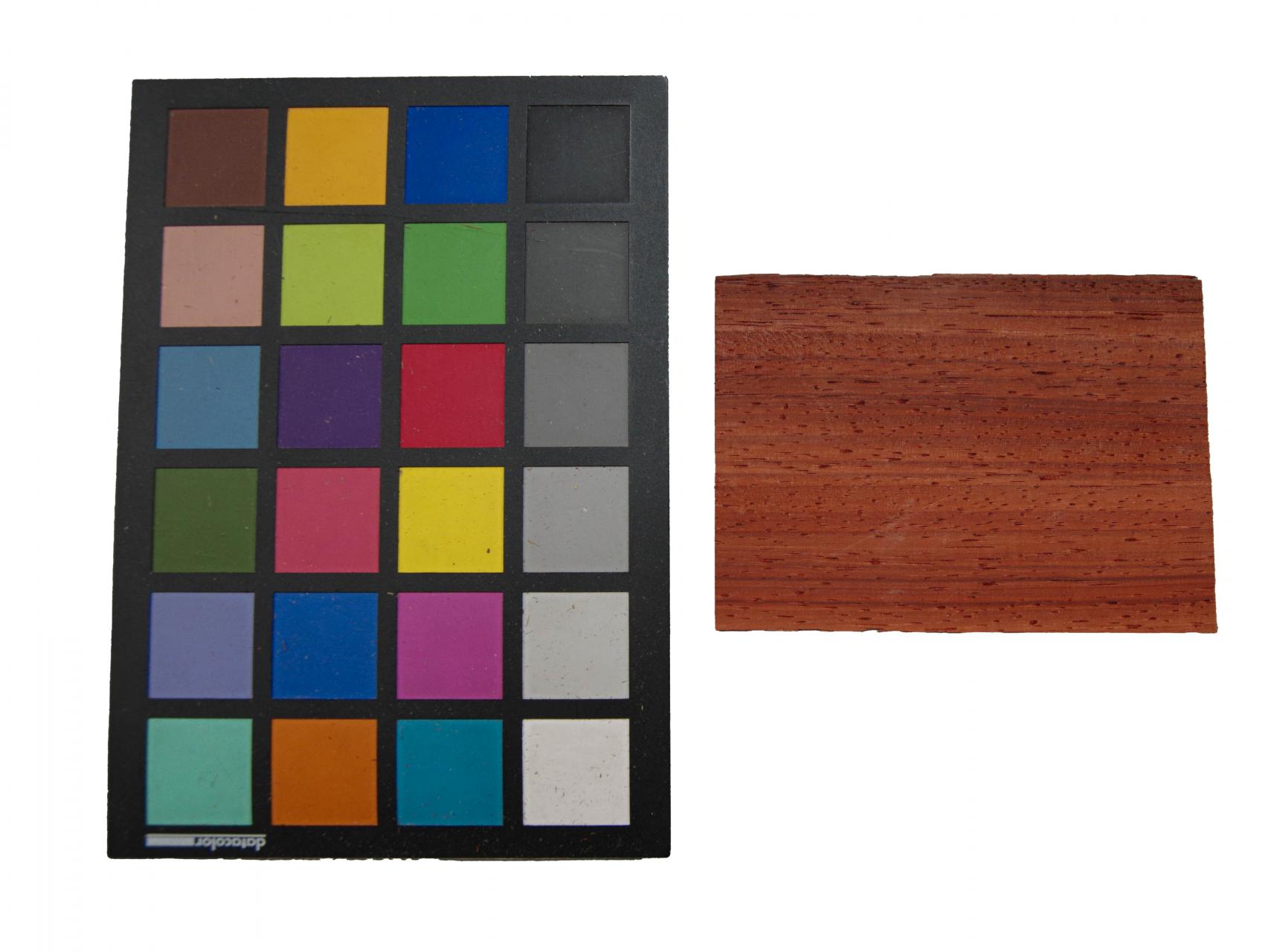 Padouk, - veneer (0,6mm) - 0,61m² (60pcs. x 12cm x 8,5cm)