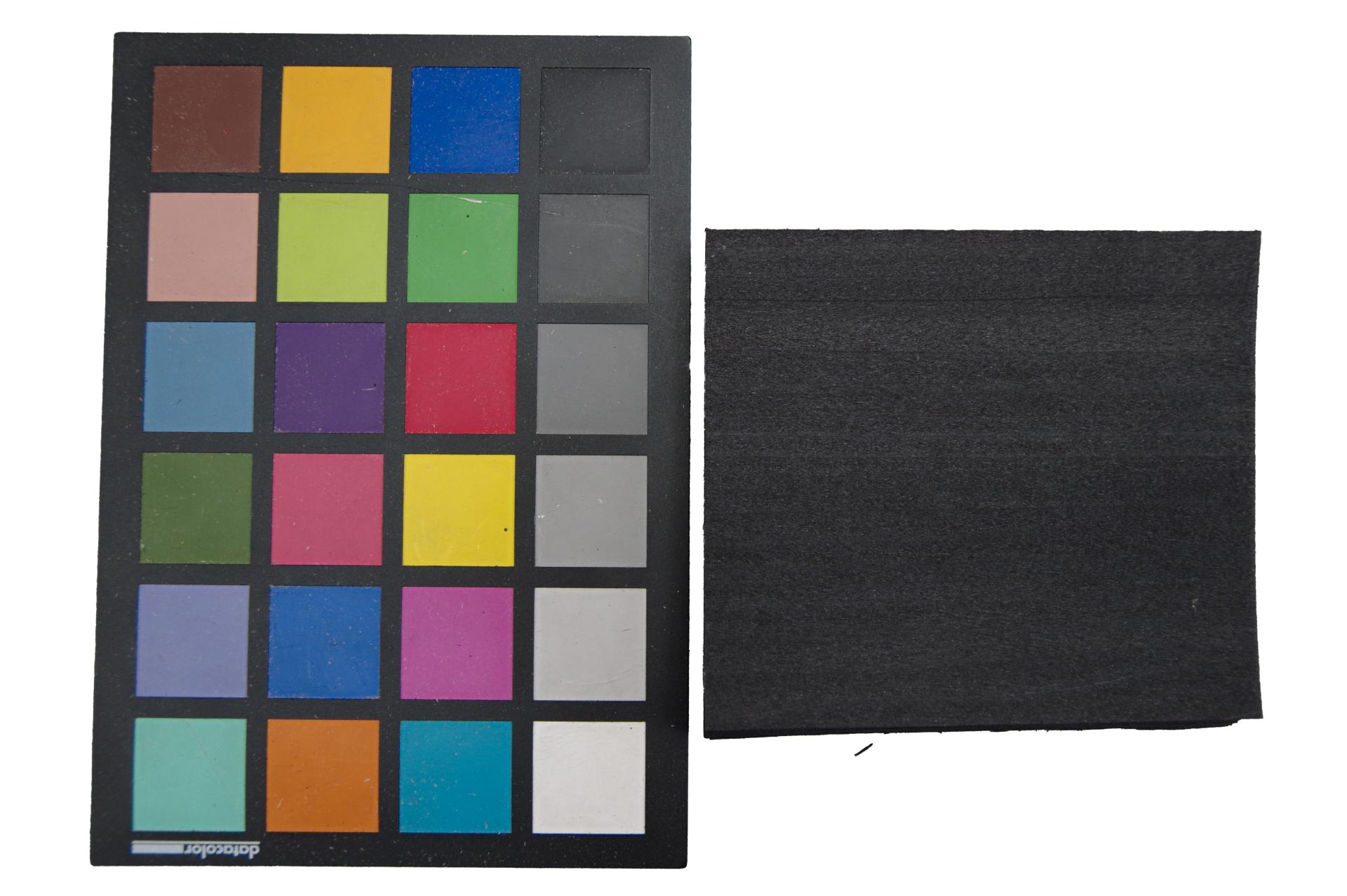 Tulipier, schwarz gefärbtes -Furnier (0,6mm) - 0,34m² (26Stk. x 12cm x 11cm)