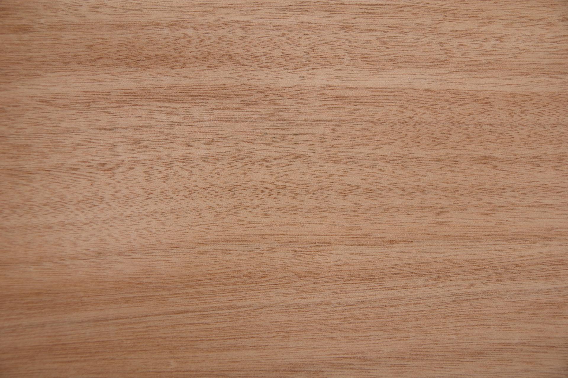 Gabun-Mahagoni, Okoumé -Furnier (0,6mm) - 5,48m² (10Stk. x 261cm x 21cm)