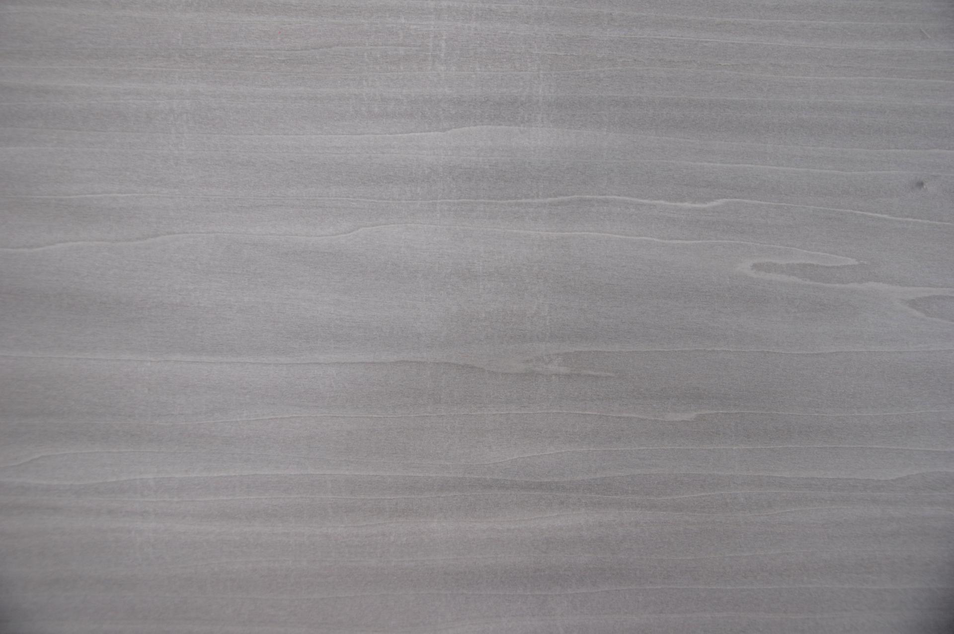 Tulipier, silber grau gefärbtes -Furnier (0,6mm) - 6,62m² (21Stk. x 105cm x 30cm)