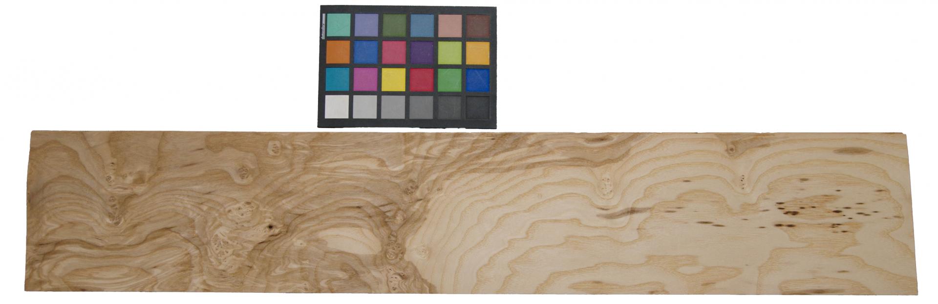 Esche Maser; oliv -Furnier (0,6mm) - 1,12m² (7Stk. x 94cm x 17cm)