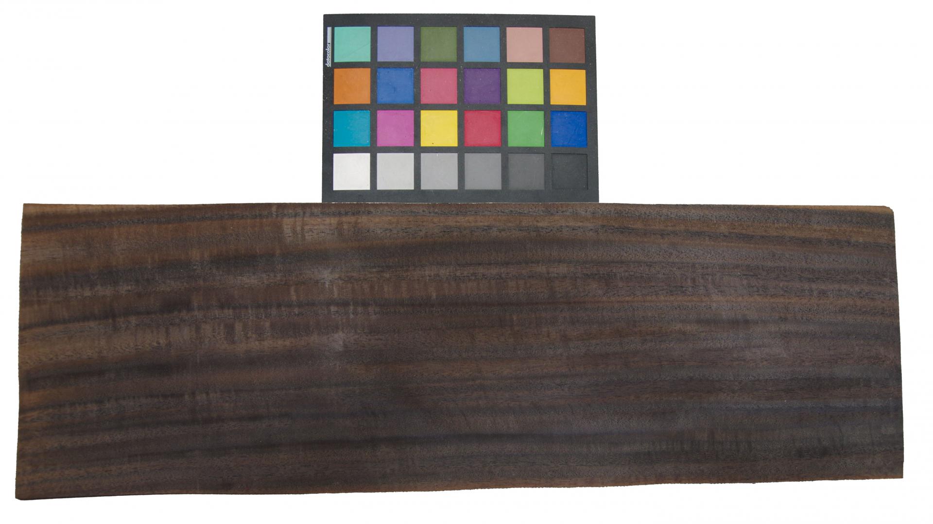 Eukalyptus (geräuchert) -Furnier (0,6mm) - 2,32m² (20Stk. x 61cm x 19cm)