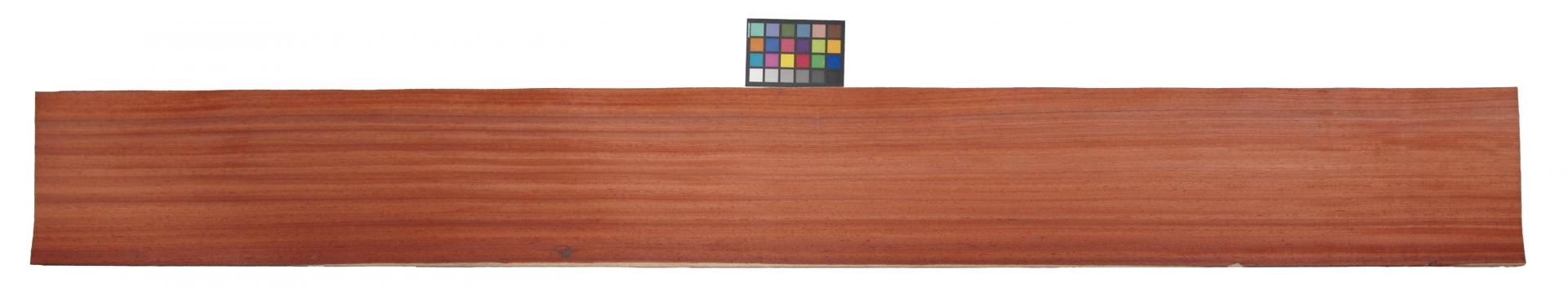 Padouk, - veneer (0,6mm) - 8,43m² (8pcs. x 301cm x 35cm)