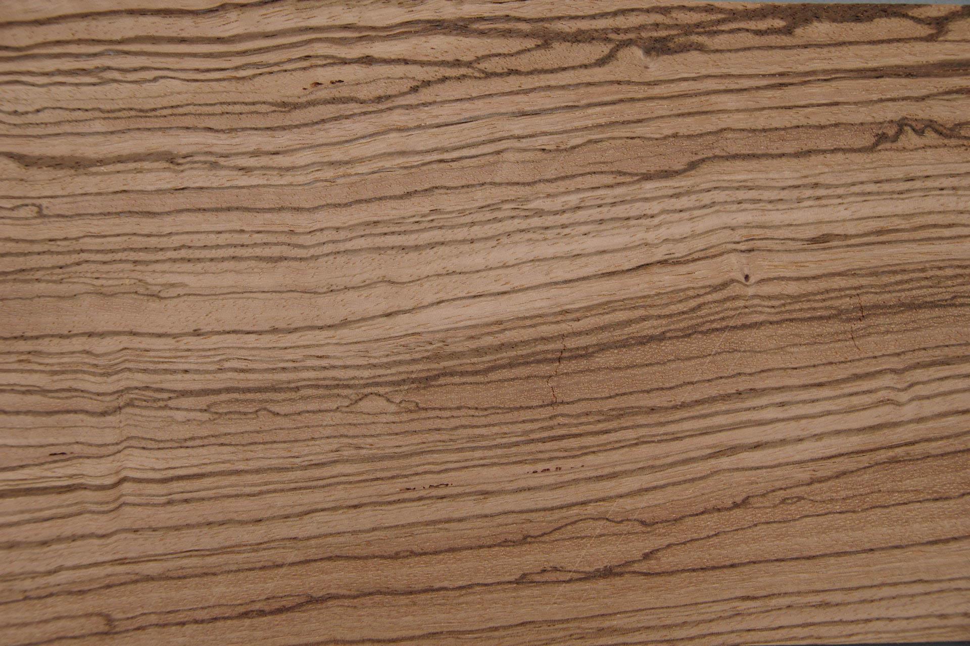 Zebrano -Furnier (0,6mm) - 3,6m² (18Stk. x 125cm x 16cm)