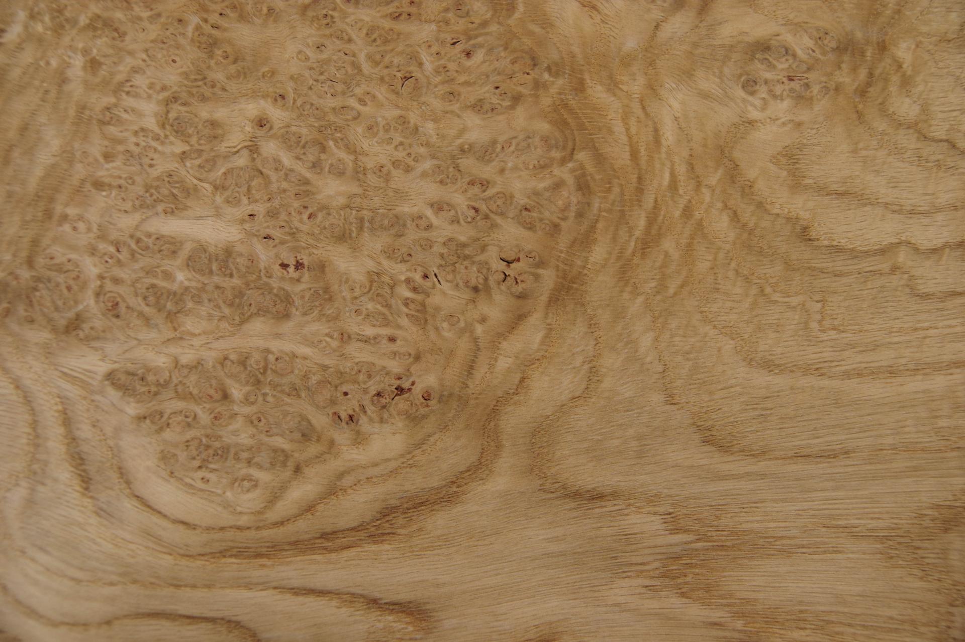 Eiche, Maser (Roseneiche) -Furnier (0,6mm) - 0,95m² (9Stk. x 33cm x 32cm)