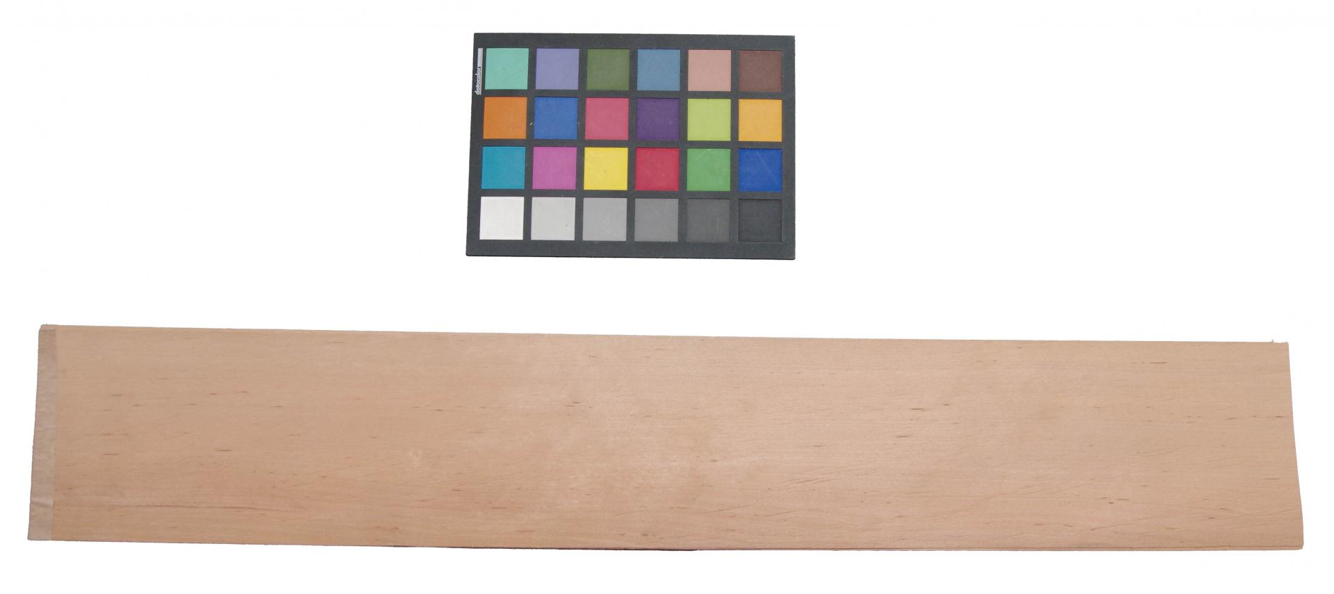 Alder, - veneer (0,6mm) - 2,22m² (28pcs. x 72cm x 11cm)