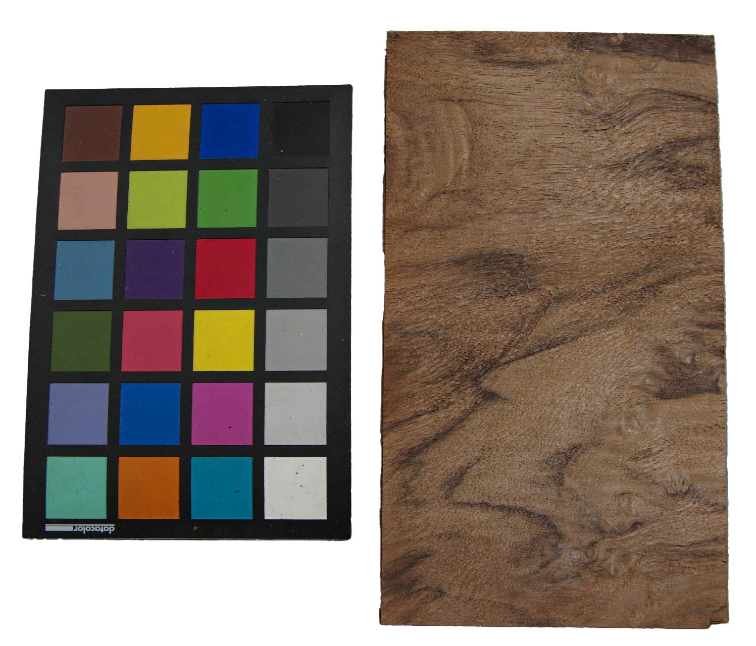Californian Walnut Burl, - veneer (1,5mm) - 0,28m² (9pcs. x 13cm x 24cm)