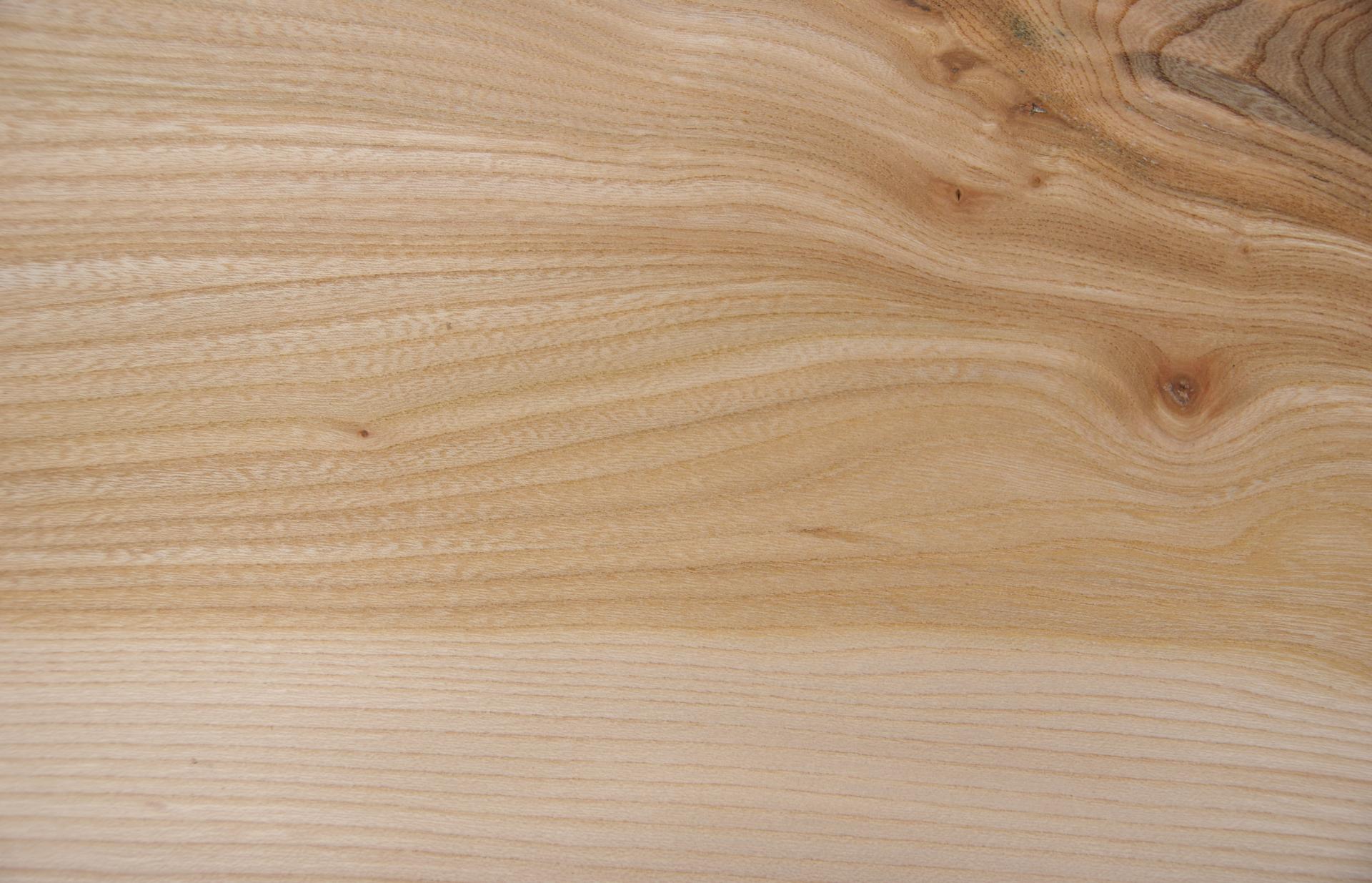 Elm, - veneer (0,6mm) - 2,84m² (24pcs. x 74cm x 16cm)