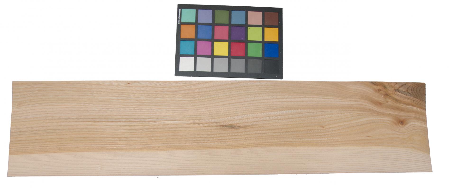 Elm, - veneer (0,6mm) - 2,84m² (24pcs. x 74cm x 16cm)