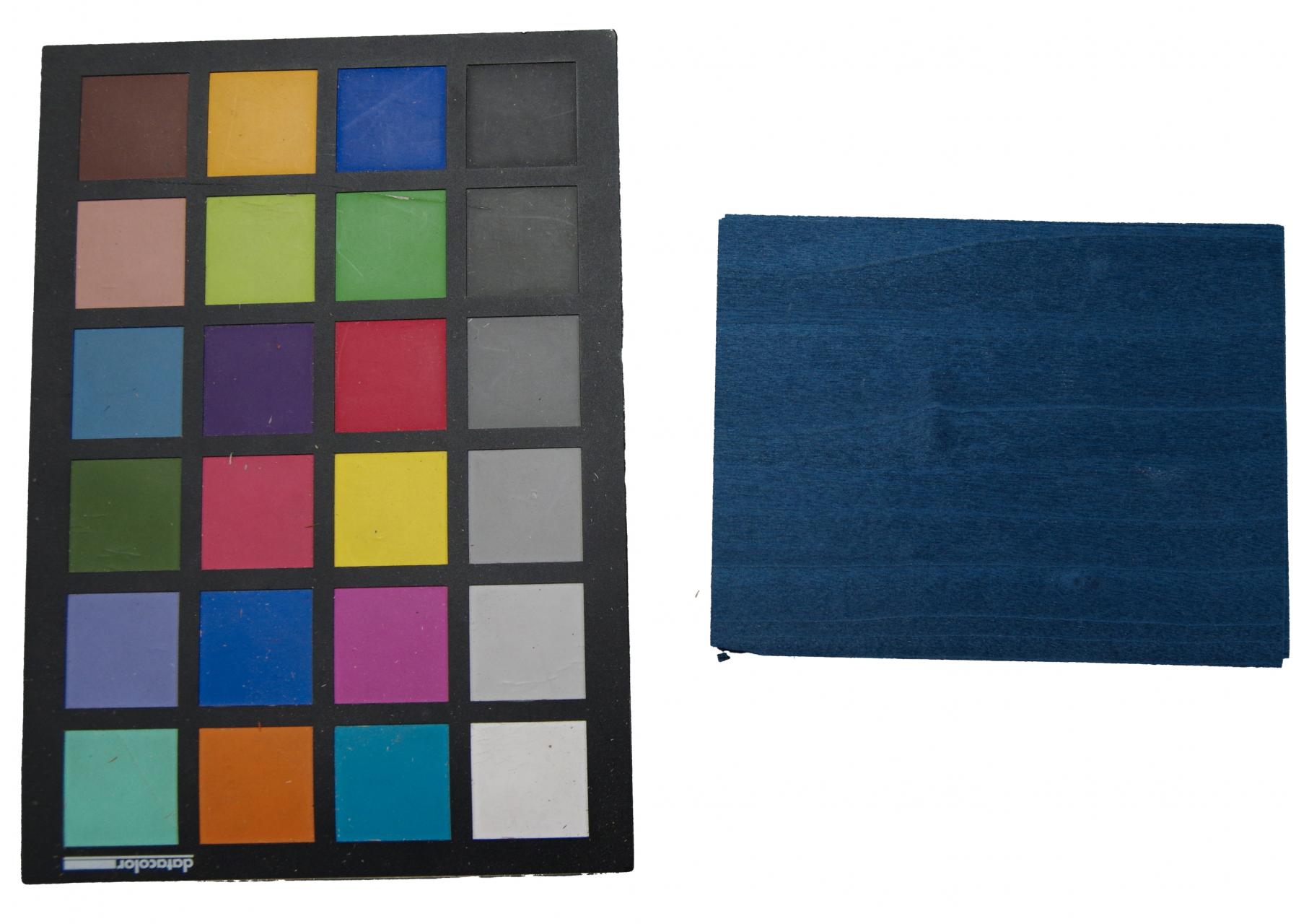 Tulipier, blau gefärbtes -Furnier (0,6mm) - 0,25m² (22Stk. x 12cm x 9,5cm)