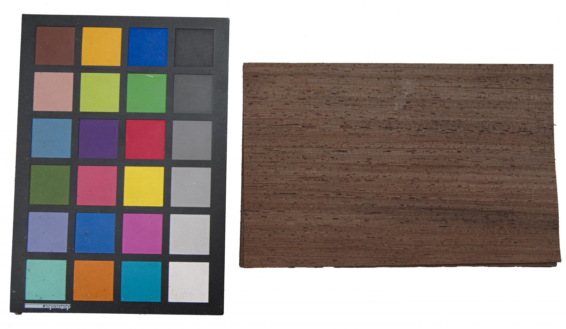 Wenge -Furnier (0,6mm) - 0,35m² (14Stk. x 20cm x 12,5cm)