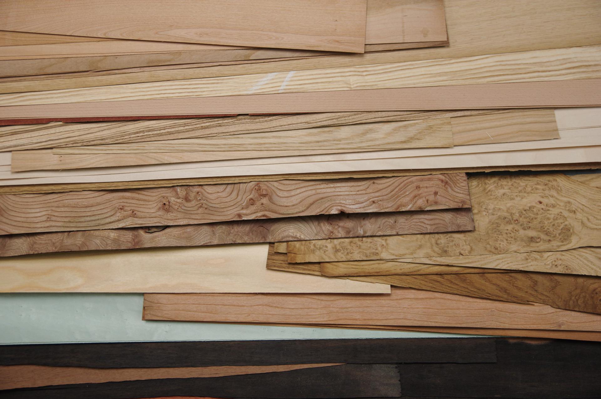 Veneer single sheets and cut-offs set