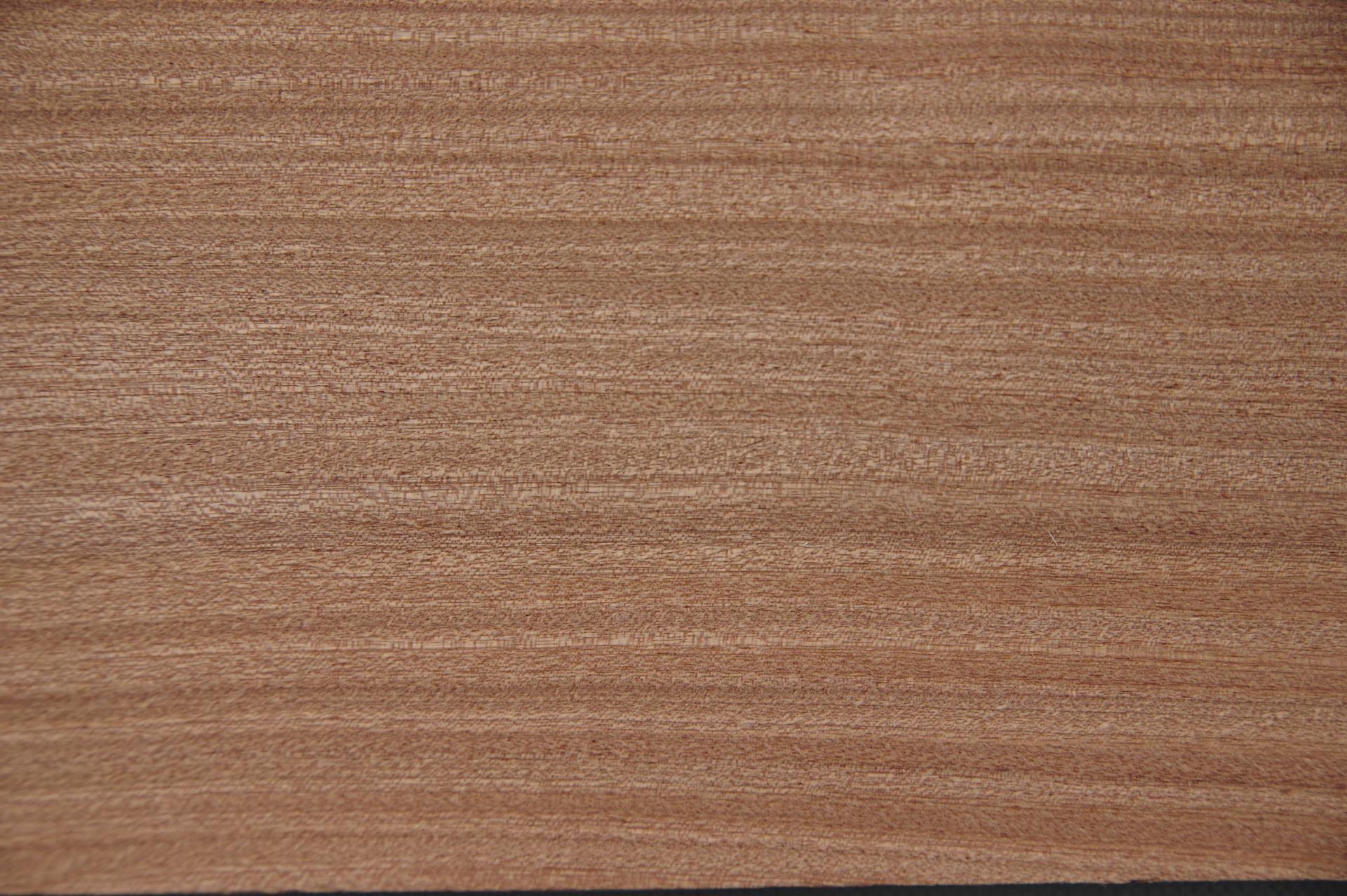 Mahogany Sapeli, - veneer (2,4mm) - 0,74m² (7pcs. x 76cm x 14cm)