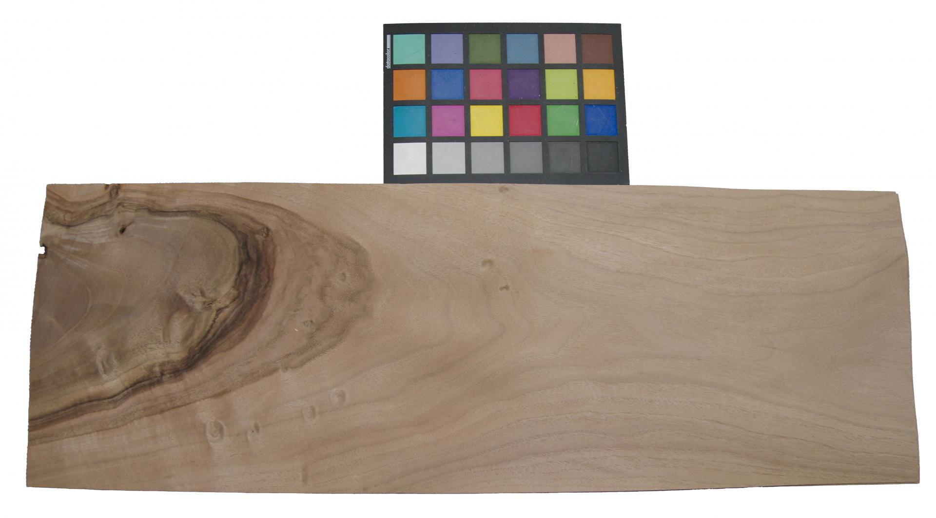 Nussbaum, europäischer -Furnier (0,9mm) - 2,47m² (16Stk. x 67cm x 23cm)