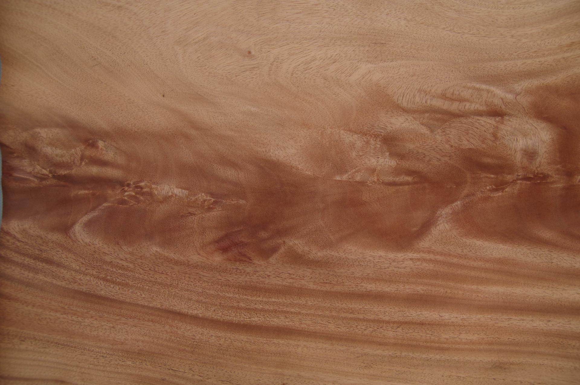 American Mahogany Crotch, - veneer (0,6mm) - 4,26m² (11pcs. x 88cm x 44cm)