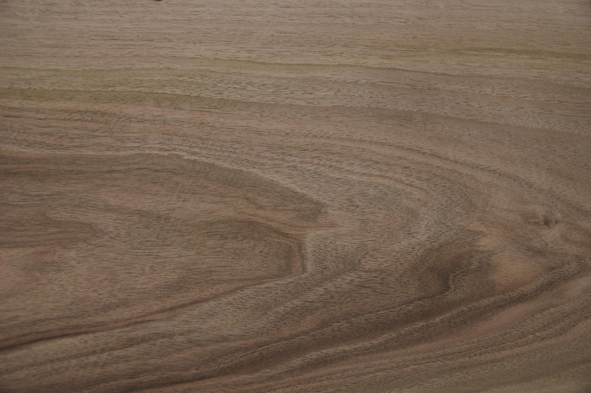 Nussbaum, europäischer -Furnier (0,9mm) - 6m² (16Stk. x 139cm x 27cm)