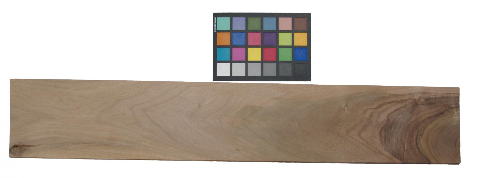 Nussbaum, europäischer -Furnier (0,9mm) - 2,14m² (16Stk. x 89cm x 15cm)