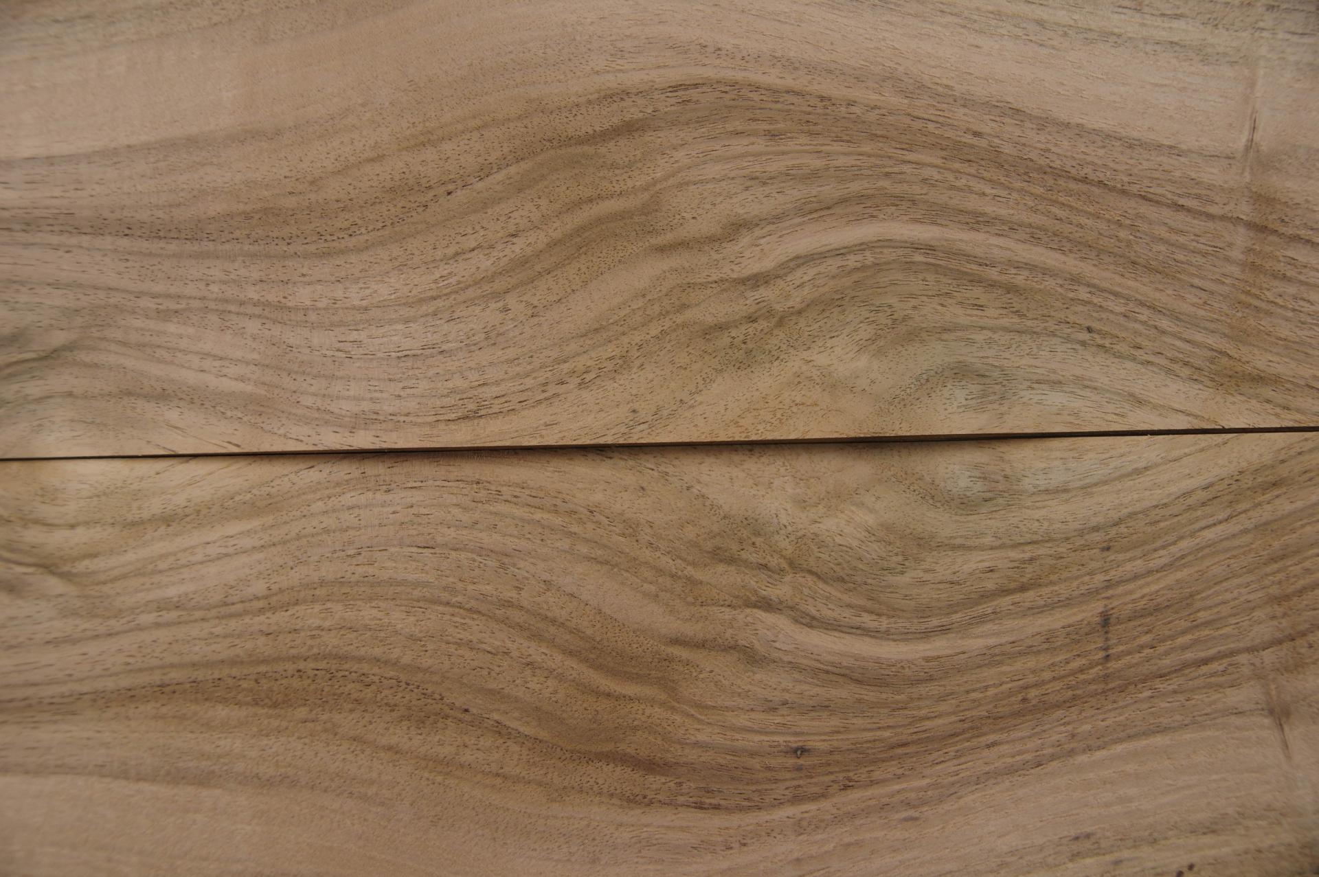 European Walnut, - veneer (1,4mm) - 1,23m² (10pcs. x 112cm x 11cm)