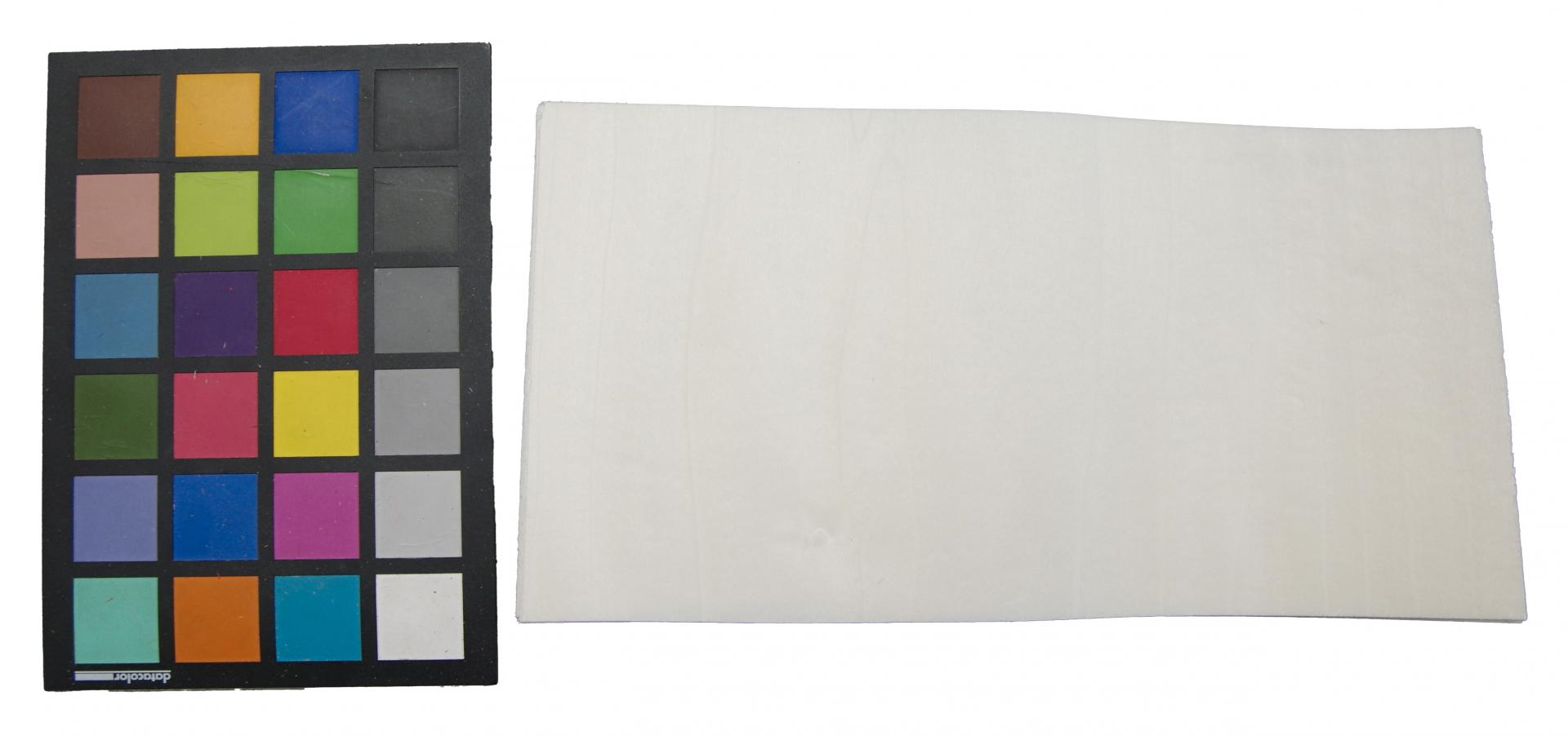 Tulipier, weiß gefärbtes -Furnier (0,6mm) - 0,57m² (13Stk. x 15cm x 29cm)