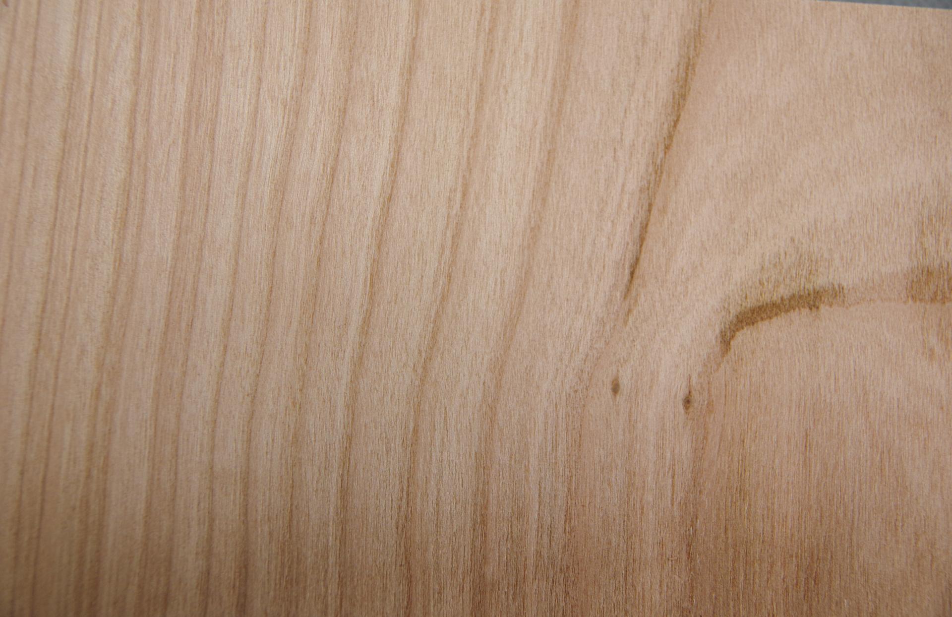 Kirschbaum, europäischer -Furnier (1,4mm) - 0,23m² (12Stk. x 10cm x 19cm)