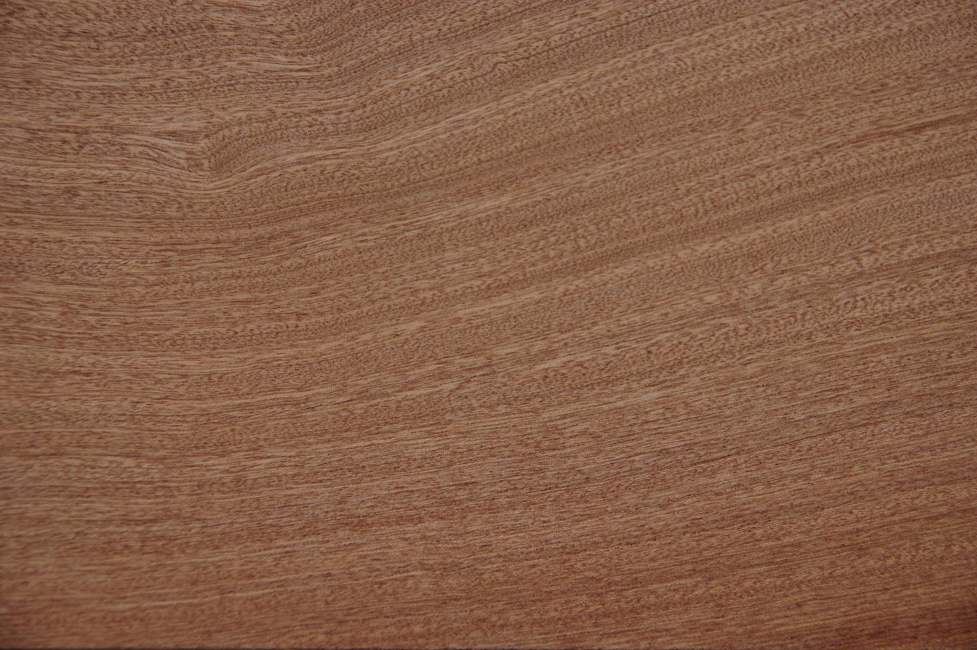 Mahogany Sapeli, - veneer (2,4mm) - 1,1m² (8pcs. x 92cm x 15cm)