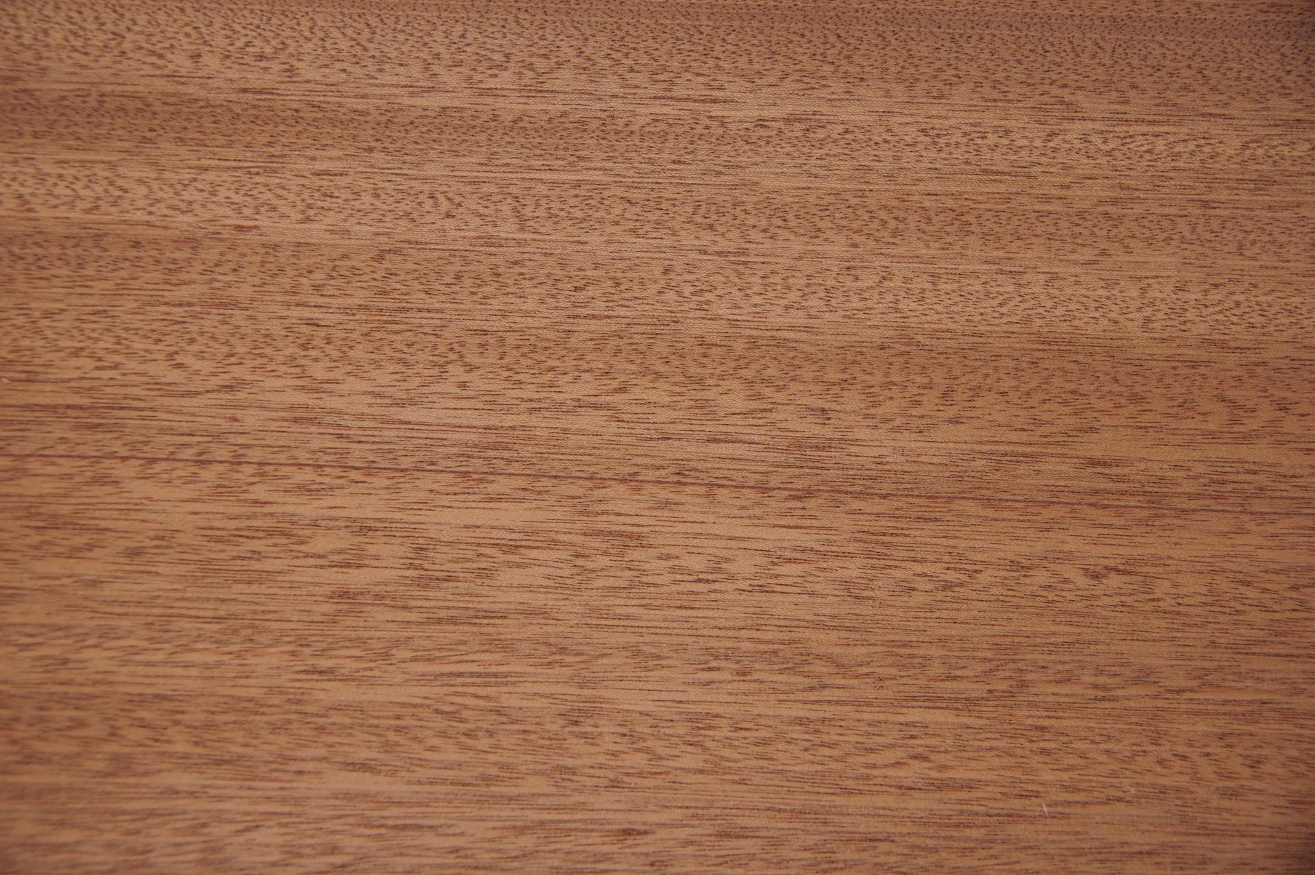 Mahagoni Sapeli -Furnier (0,6mm) - 10,26m² (23Stk. x 194cm x 23cm)
