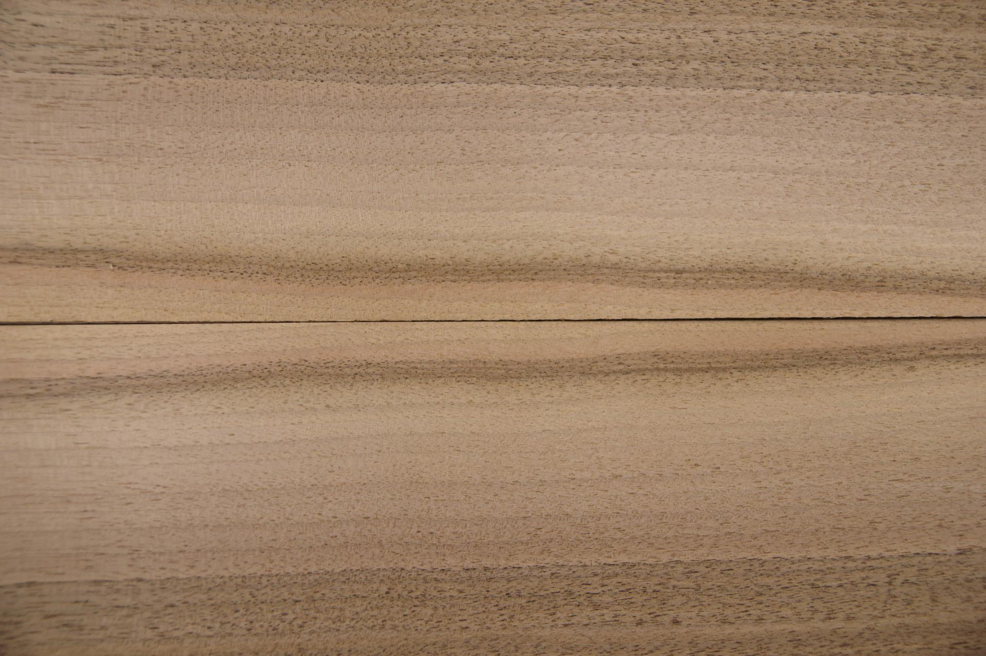 European Walnut, - veneer (1,4mm) - 0,7m² (10pcs. x 67cm x 10,5cm)