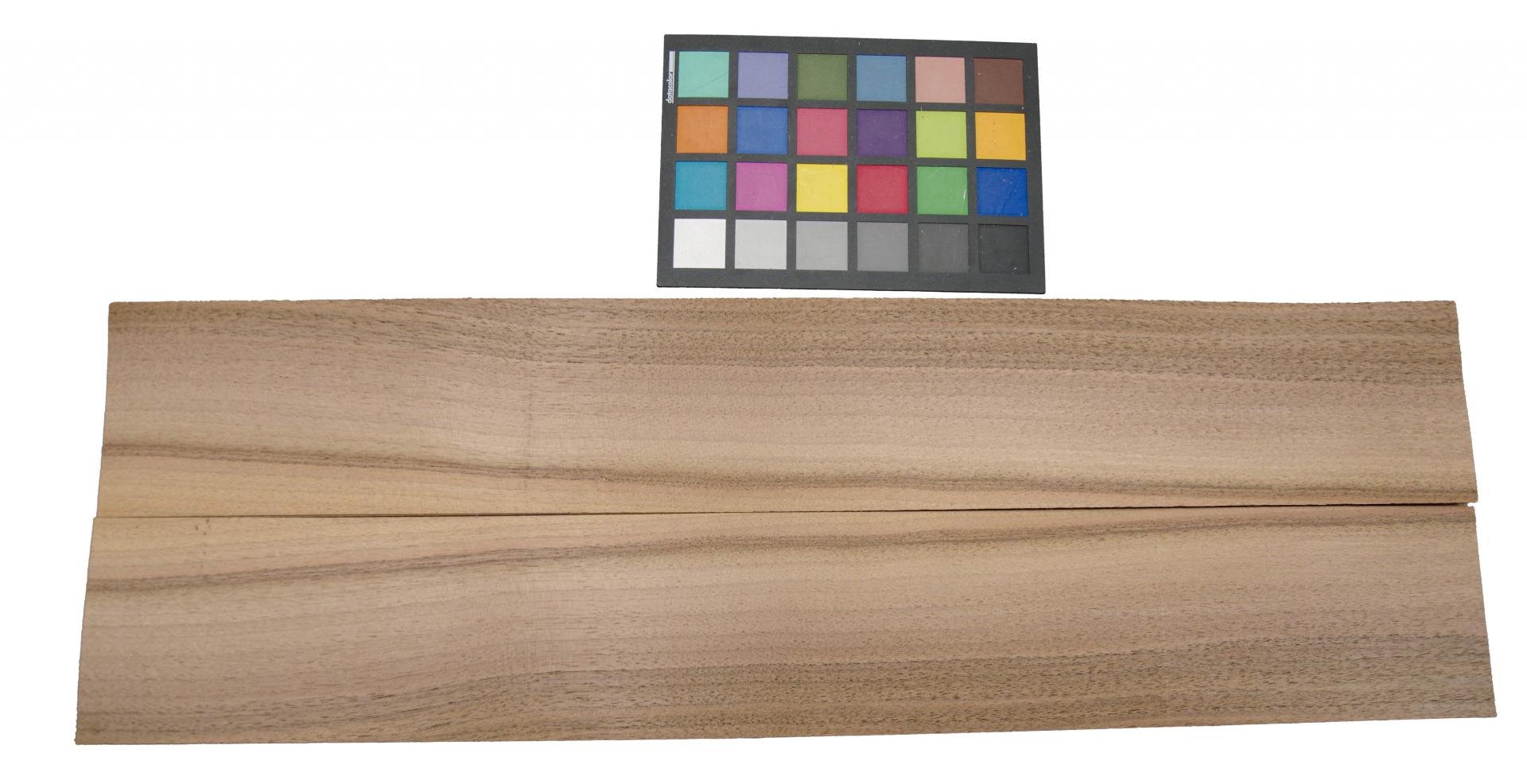European Walnut, - veneer (1,4mm) - 0,7m² (10pcs. x 67cm x 10,5cm)