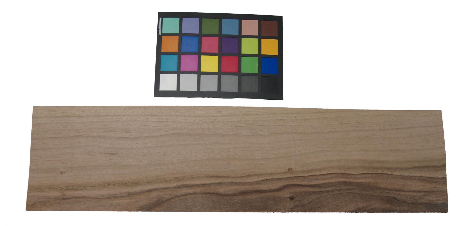 Nussbaum, europäischer -Furnier (0,9mm) - 1,67m² (18Stk. x 62cm x 15cm)