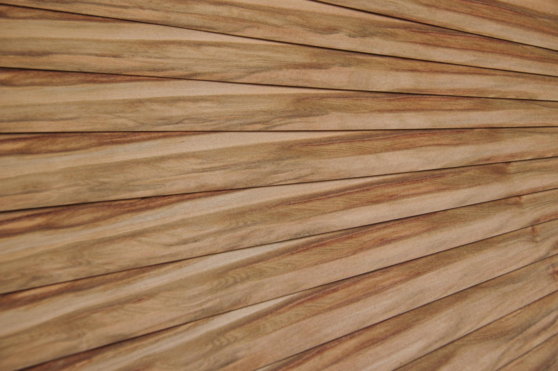 Amerikanischer Amberbaum (Satin Walnut) -Furnier (1,4mm) - 0,32m² (12Stk. x 59cm x 4,5cm)
