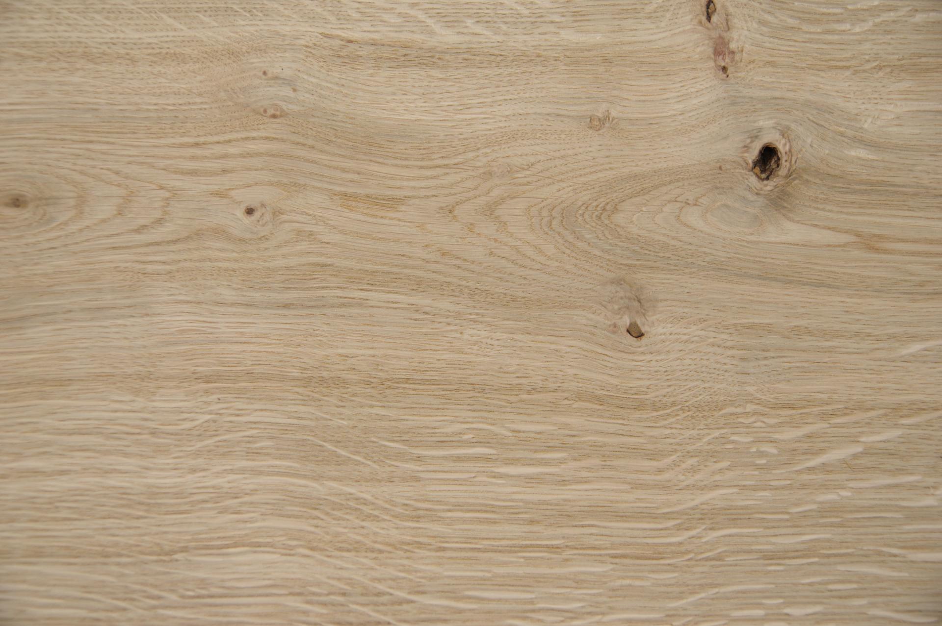 Eiche (Asteiche Wildeiche) -Furnier (0,6mm) - 4,69m² (22Stk. x 82cm x 26cm)