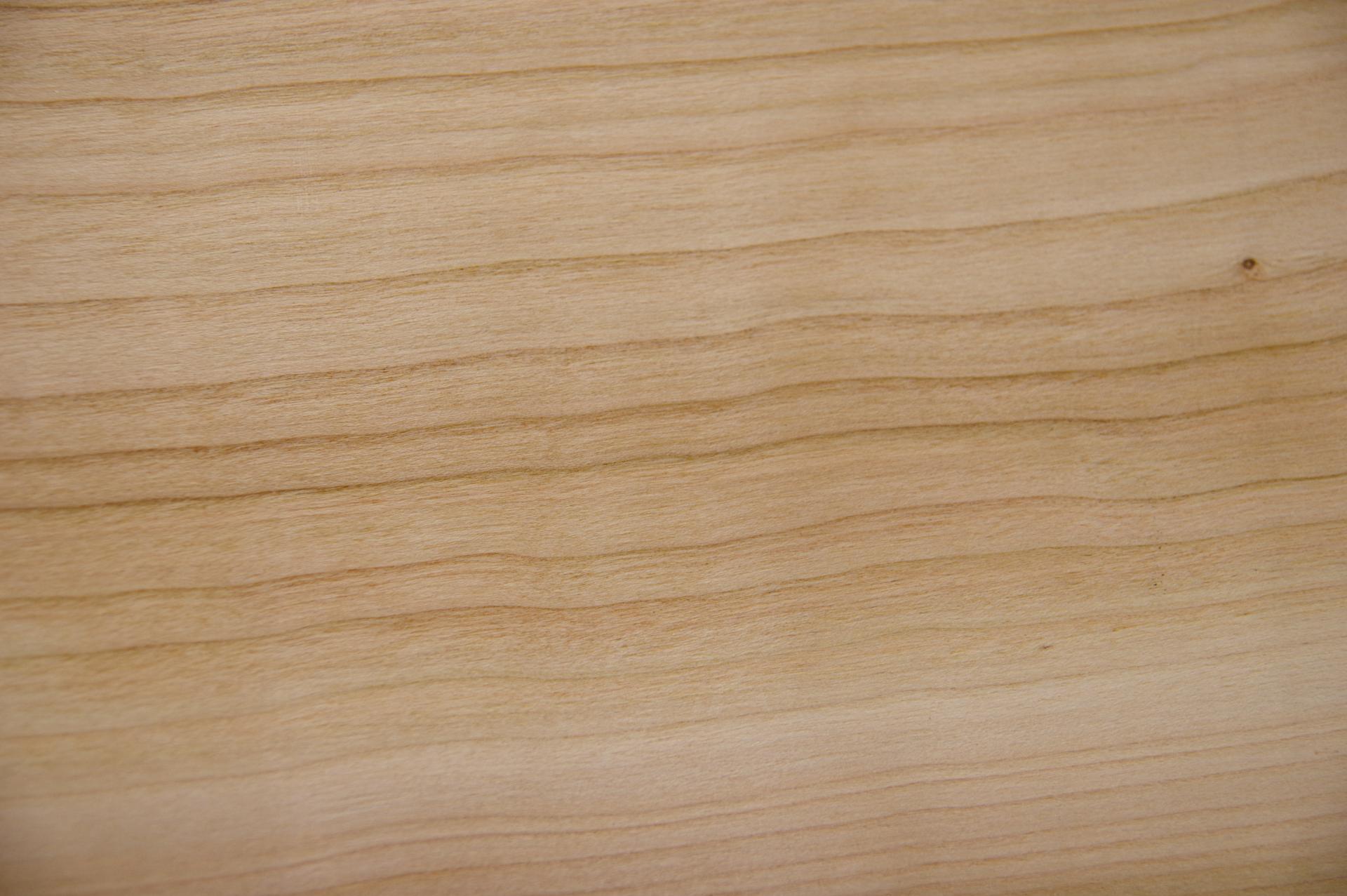 European Cherry, - veneer (2,5mm) - 0,3m² (6pcs. x 37cm x 13,5cm)