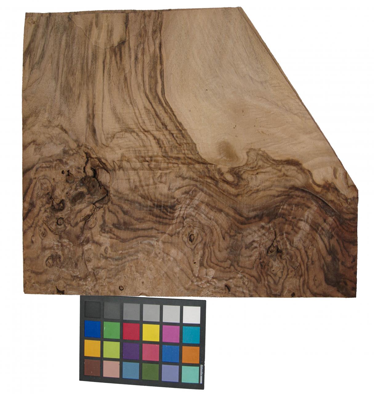 Californian Walnut Burl, - veneer (1,4mm) - 0,38m² (2pcs. x 43cm x 49cm)