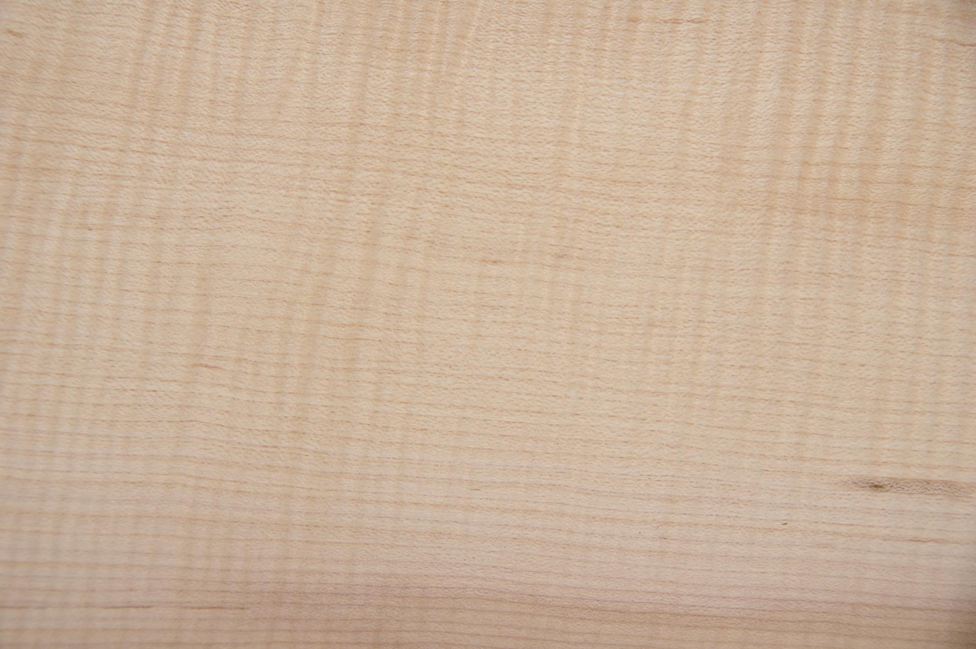 Figured Hard Maple, - veneer (0,6mm) - 0,67m² (8pcs. x 54cm x 15,5cm)