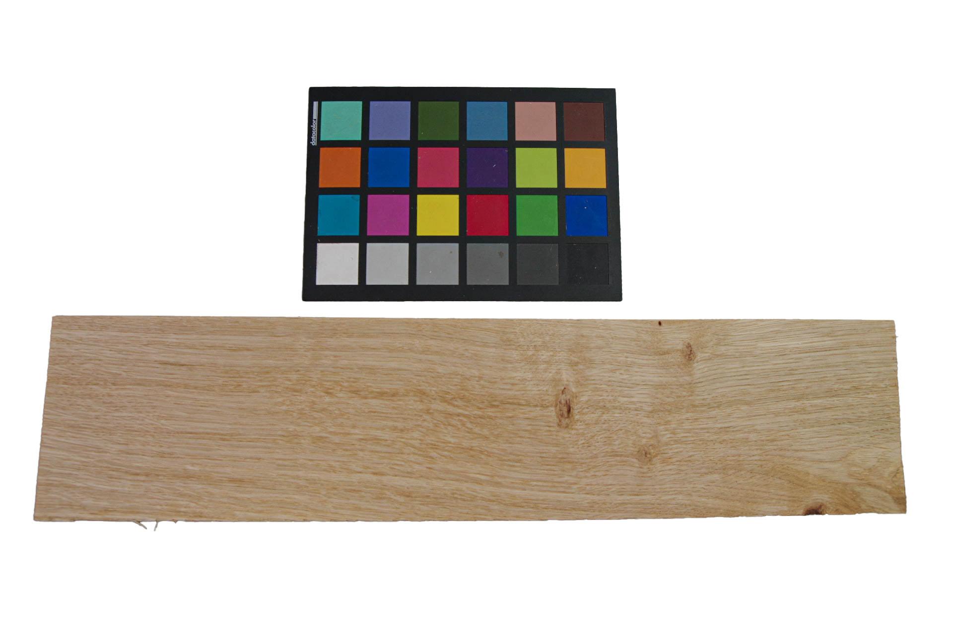 Eiche (Asteiche Wildeiche) Furnier mit Farbreferenz-Karte
