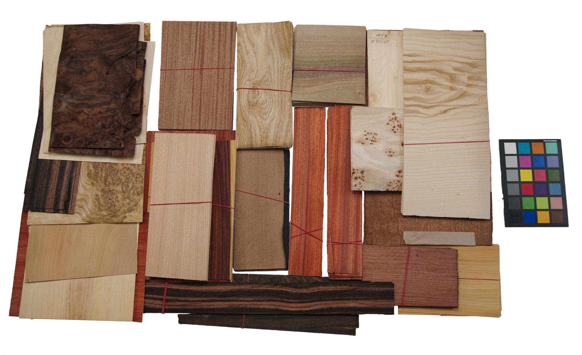 Furnier Kleinpakete und Einzelblätter.