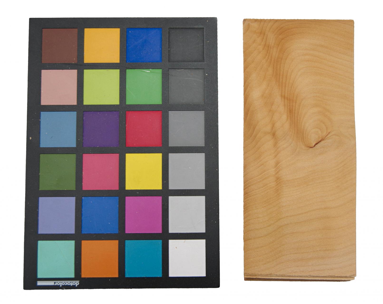 Cedar, - veneer (0,6mm) - 0,26m² (21pcs. x 7cm x 18cm)